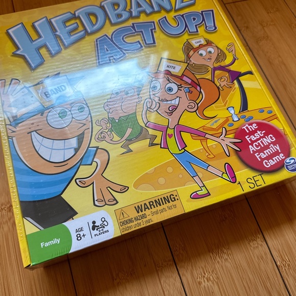 NWT Hedbanz Act Up! Board Game - Picture 2 of 4